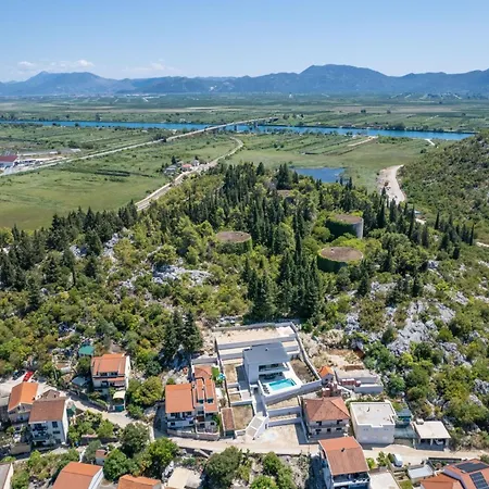 Villa Navis In - Haus Fuer 8 Personen Rogotin