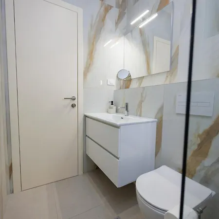 Navis In - Haus Fuer 8 Personen Rogotin