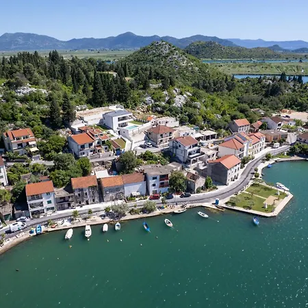 Villa Navis In - Haus Fuer 8 Personen