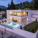 Navis In - Haus Fuer 8 Personen
