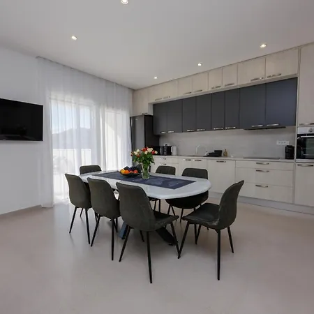 Navis In - Haus Fuer 8 Personen Vila Rogotin