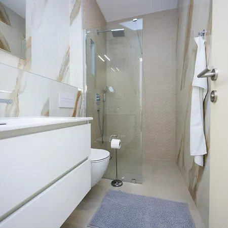 Navis In - Haus Fuer 8 Personen