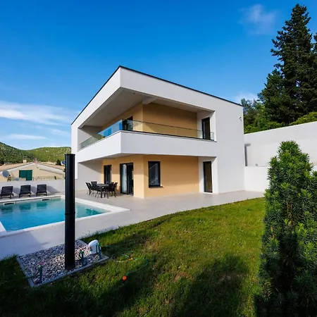 Navis In - Haus Fuer 8 Personen Villa Rogotin