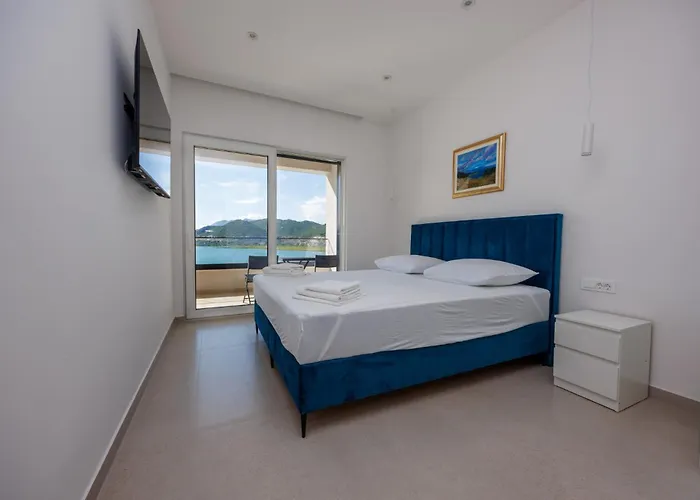 Villa Navis In - Haus Für 8 Personen Rogotin