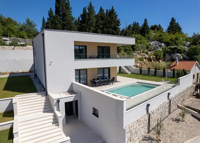 Villa Navis In - Haus Für 8 Personen Rogotin